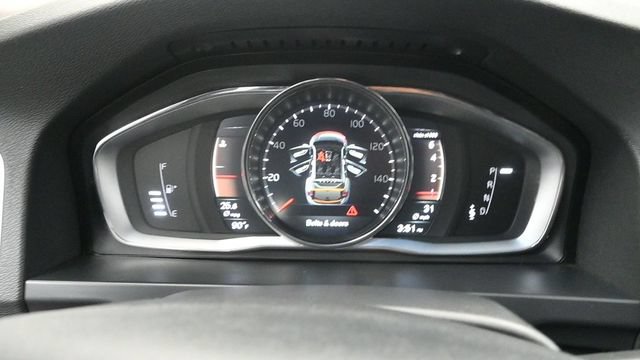 Used 2017 Volvo V60 T5 Cross Country w/ Convenience Package AWD/4WD image 18