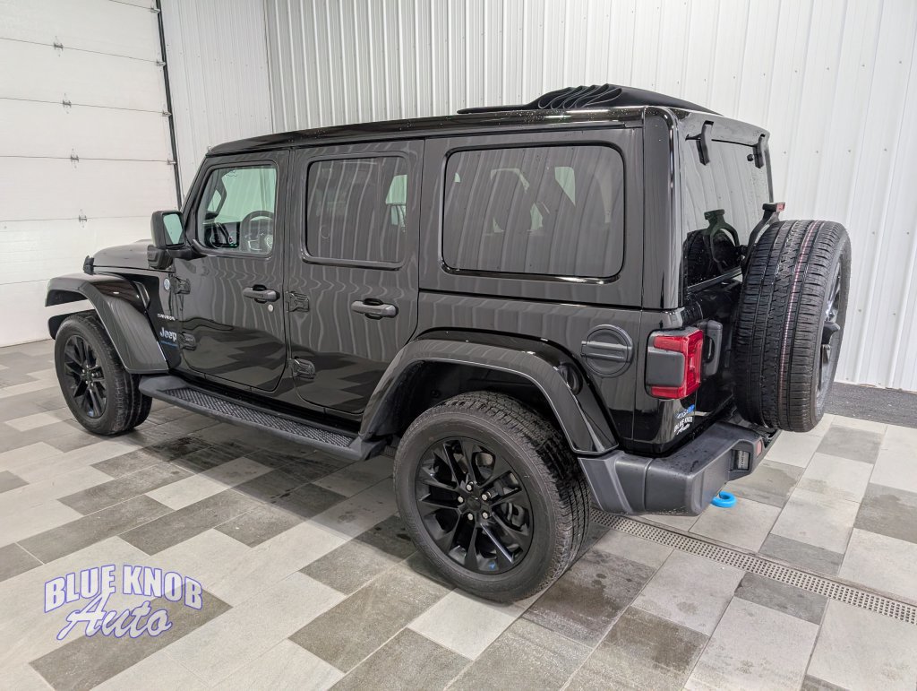 Used 2023 Jeep Wrangler Unlimited Sahara w/ Cold Weather Group AWD/4WD image 2