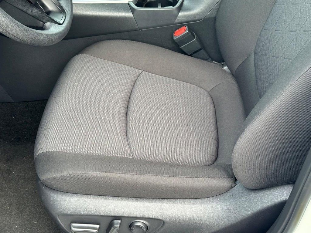 Used 2025 Toyota RAV4 XLE AWD/4WD image 15