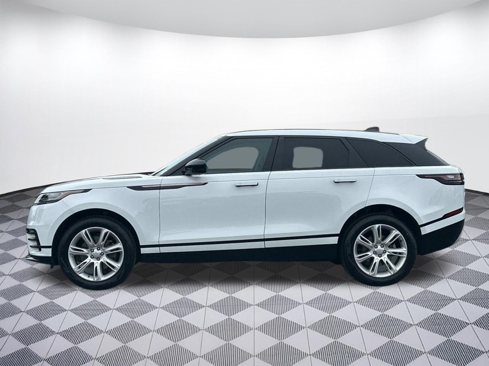 Certified 2022 Land Rover Range Rover Velar R-Dynamic S AWD/4WD image 2