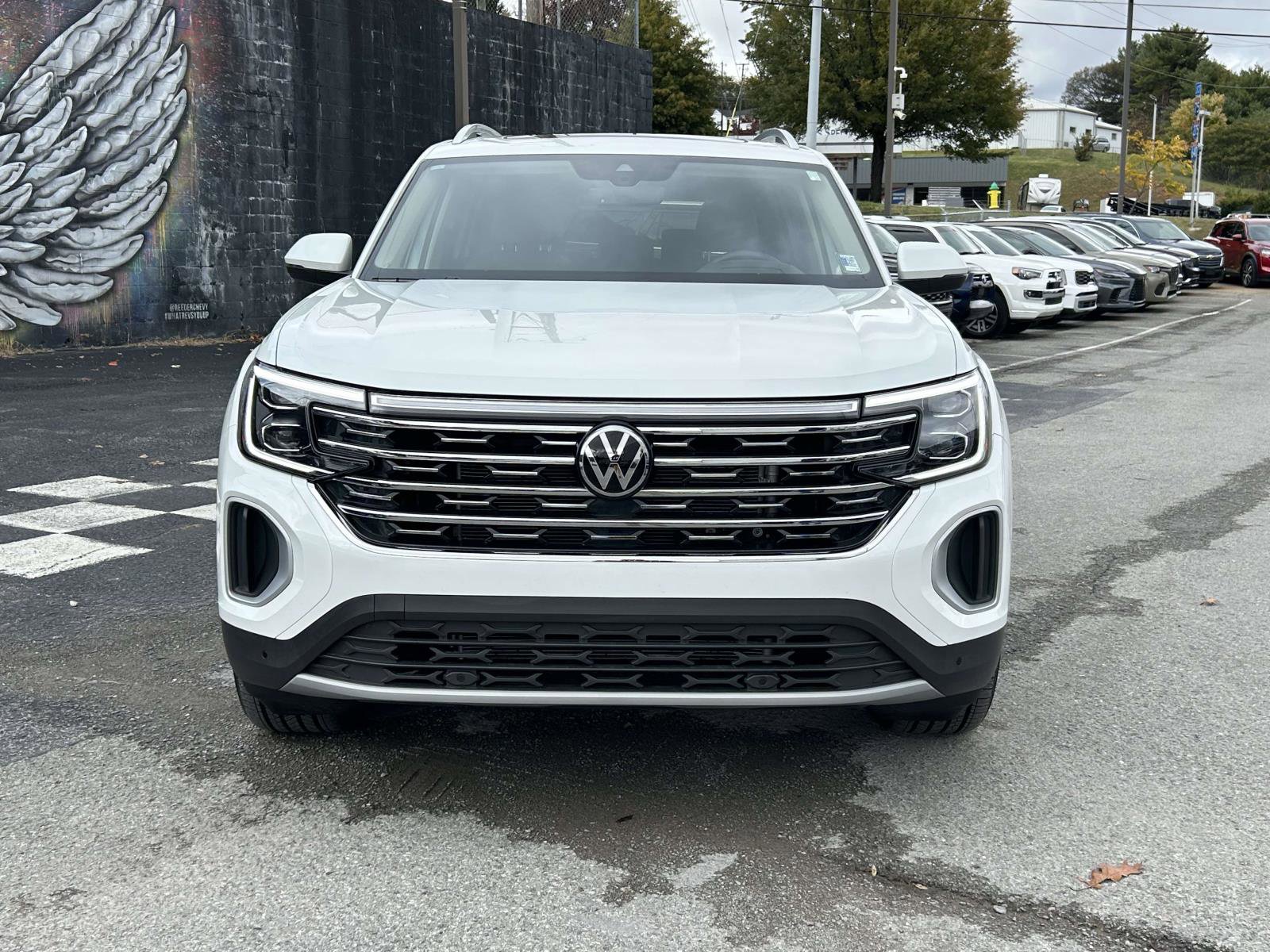 Used 2025 Volkswagen Atlas SEL image 8