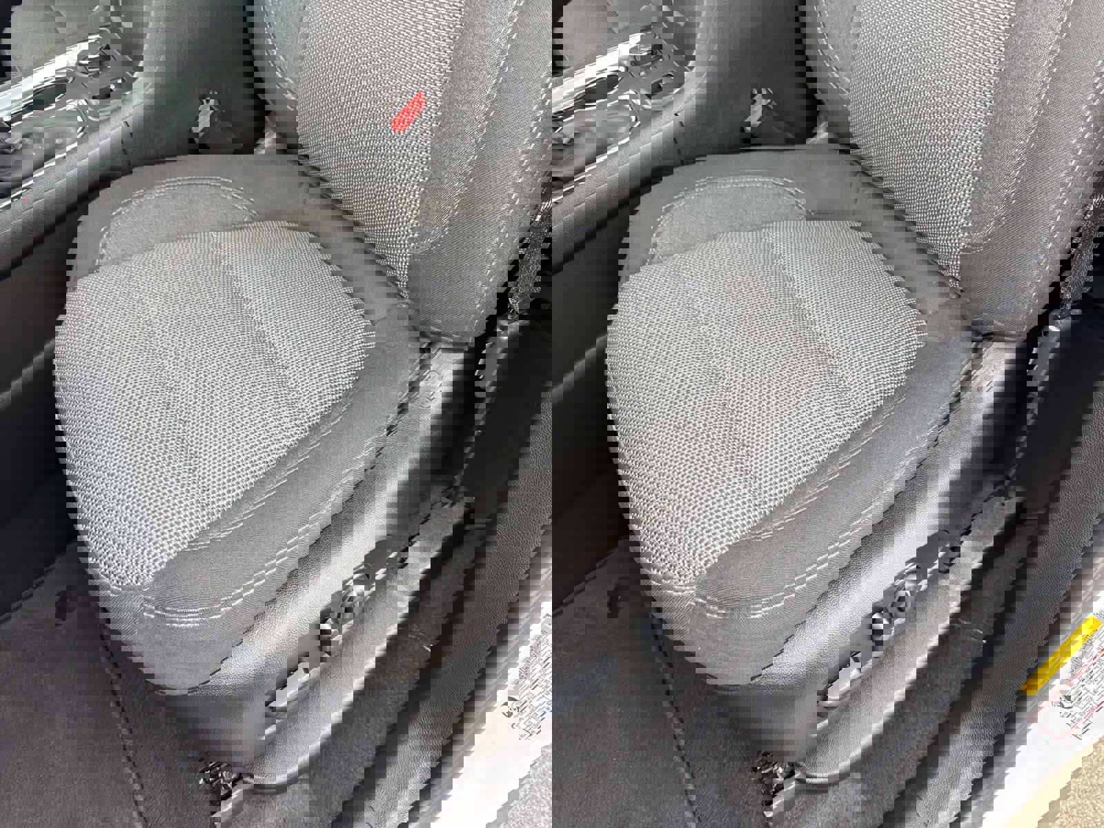 Used 2023 Chevrolet Traverse LT image 33