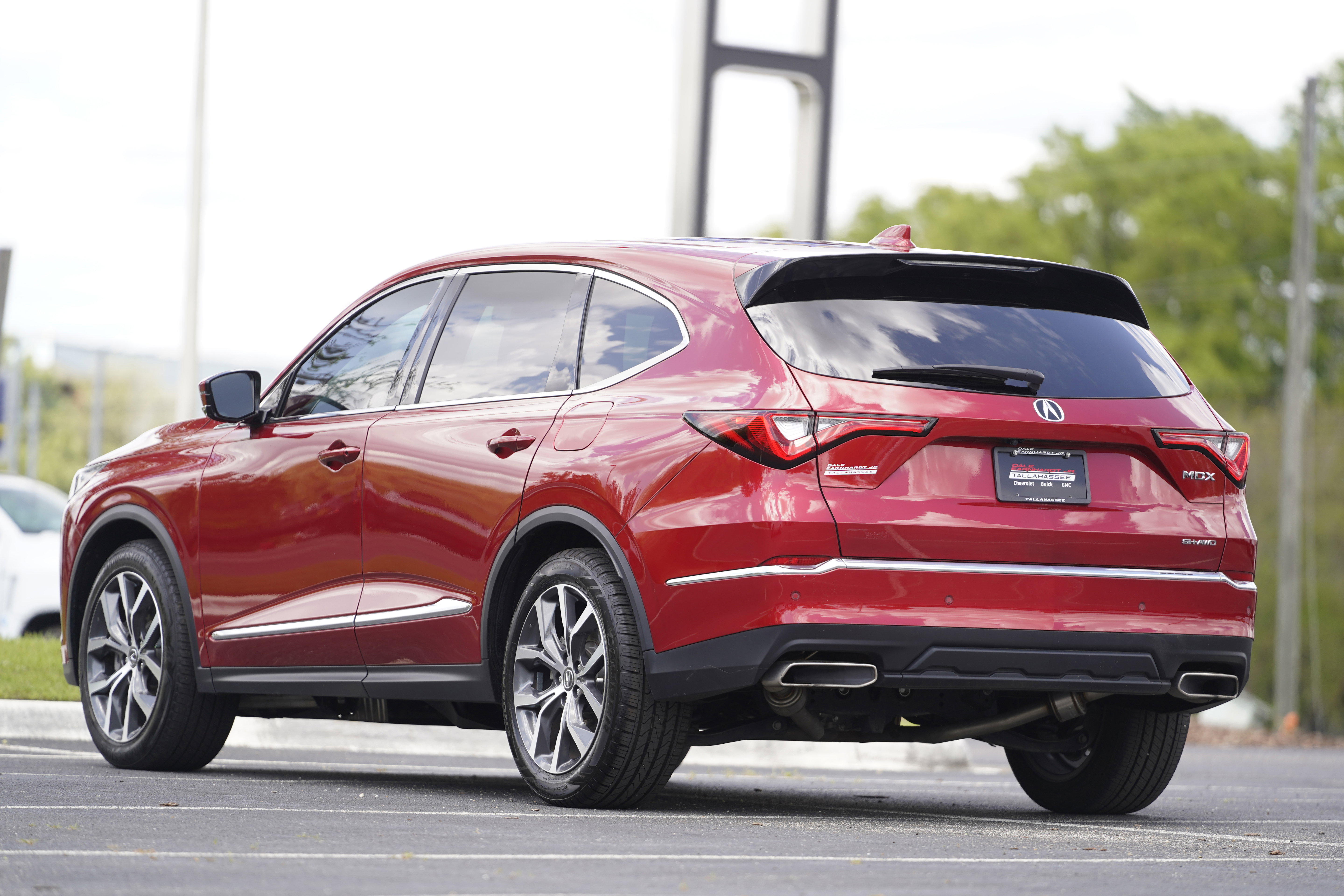 Used 2024 Acura MDX SH-AWD w/ Technology Package image 3