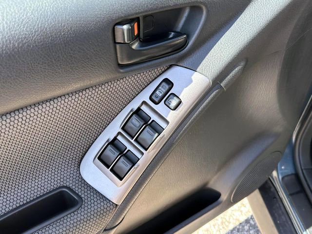 Used 2007 Pontiac Vibe w/ Preferred Package FWD image 14