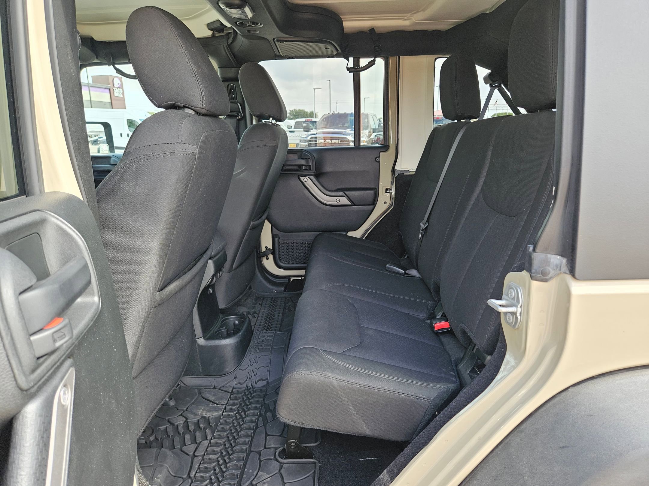 Used 2018 Jeep Wrangler Unlimited Sport S image 14