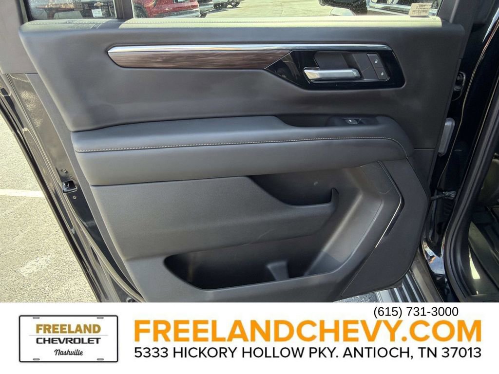 Used 2025 Chevrolet Suburban LS image 15