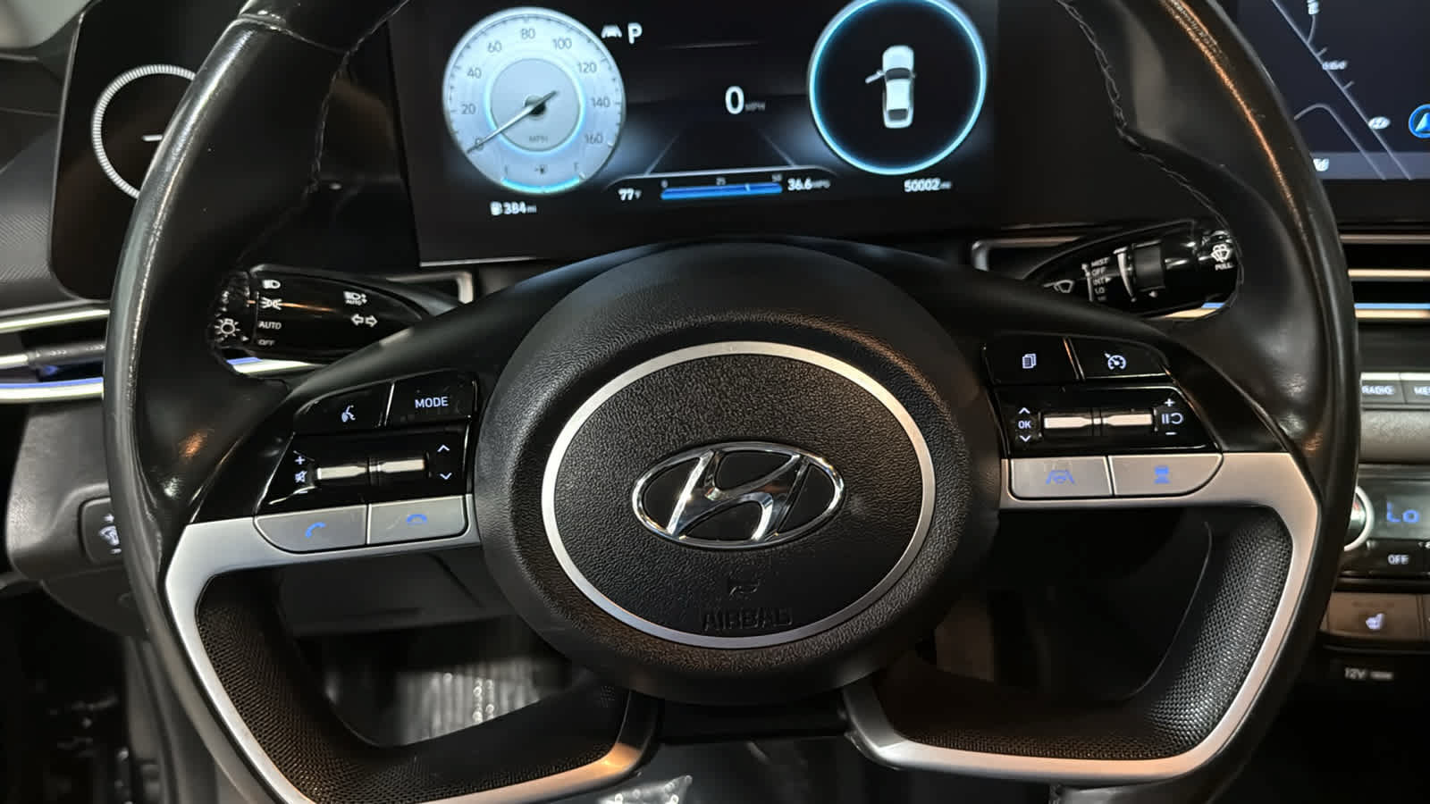 Used 2022 Hyundai Elantra Limited FWD image 11