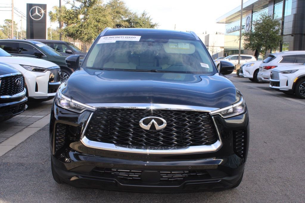 Certified 2025 INFINITI QX60 Luxe AWD/4WD image 3