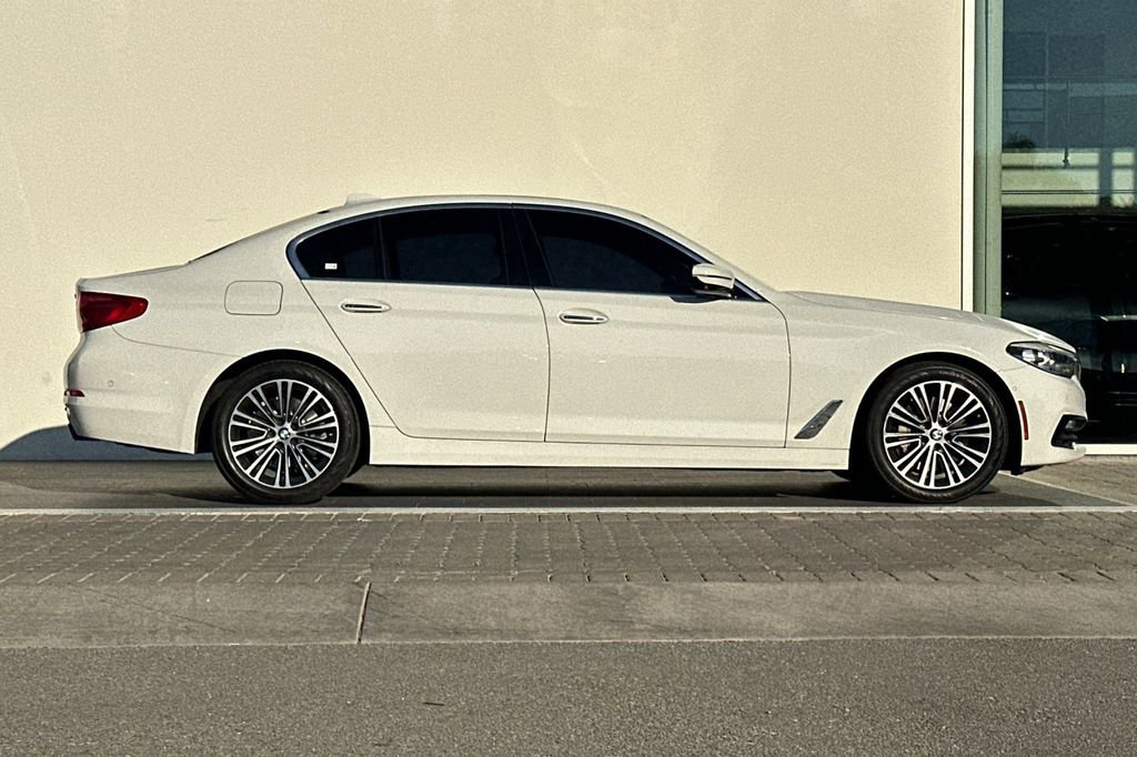 Used 2017 BMW 530i image 2