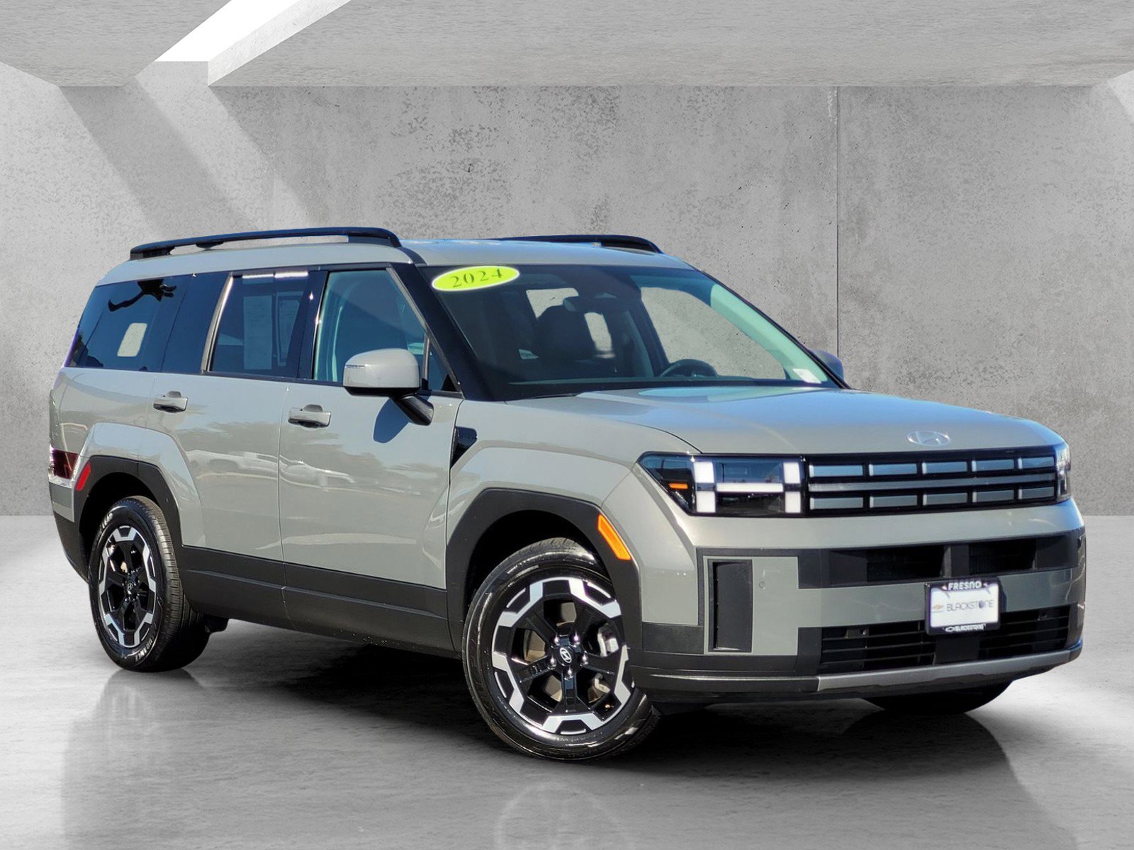 Used 2024 Hyundai Santa Fe SEL image 1