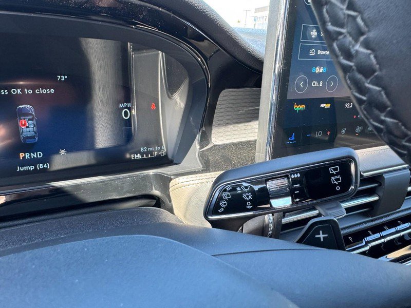 Used 2025 Lincoln Corsair Premiere AWD w/ Equipment Group 101A image 18