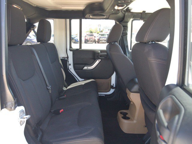 Used 2014 Jeep Wrangler Unlimited Sahara w/ Connectivity Group AWD/4WD image 28