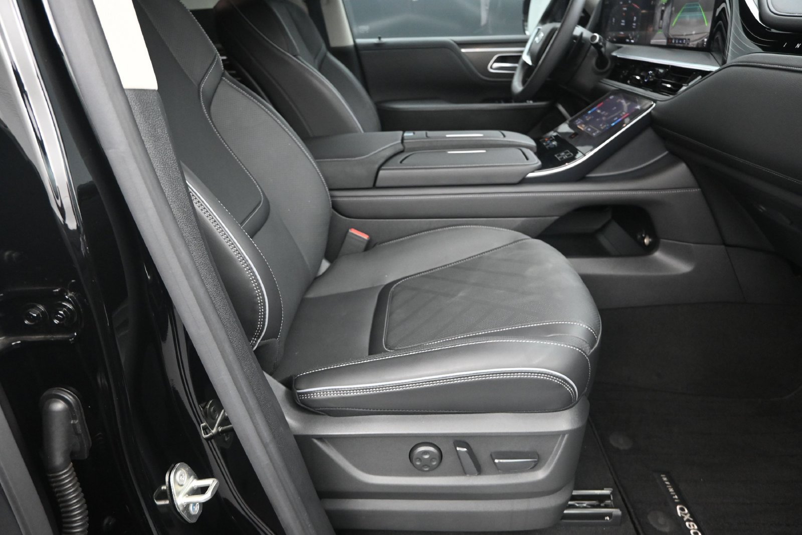 Certified 2025 INFINITI QX80 Luxe RWD image 26