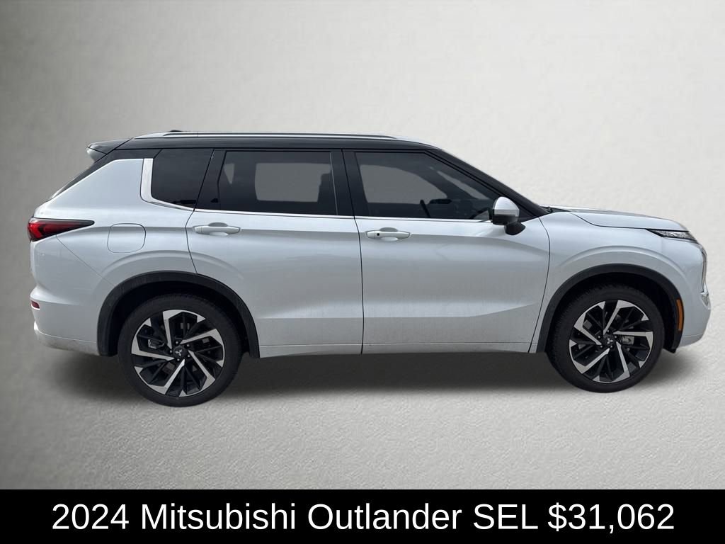 Used 2024 Mitsubishi Outlander SEL image 2