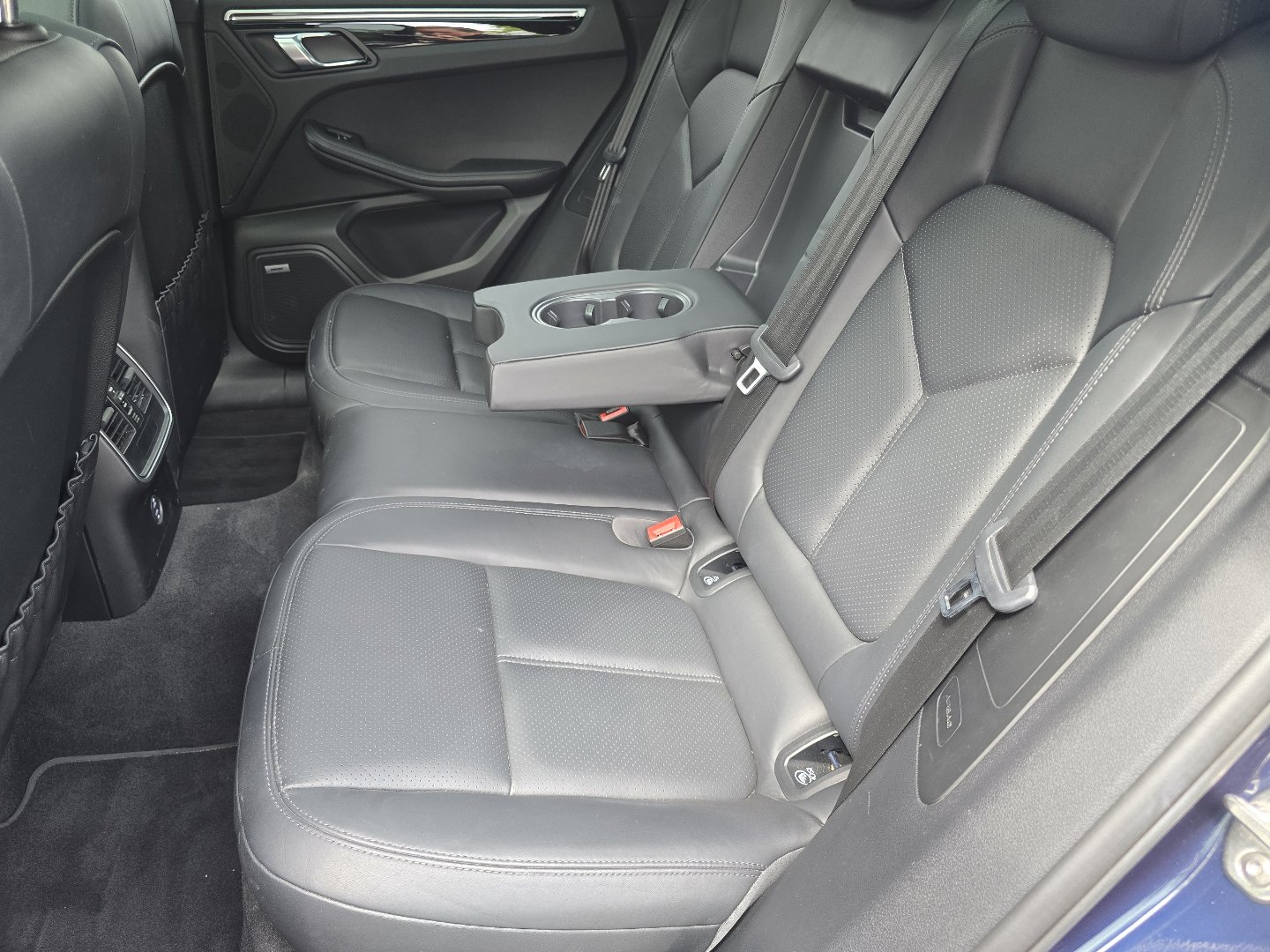 Used 2020 Porsche Macan S AWD/4WD image 39