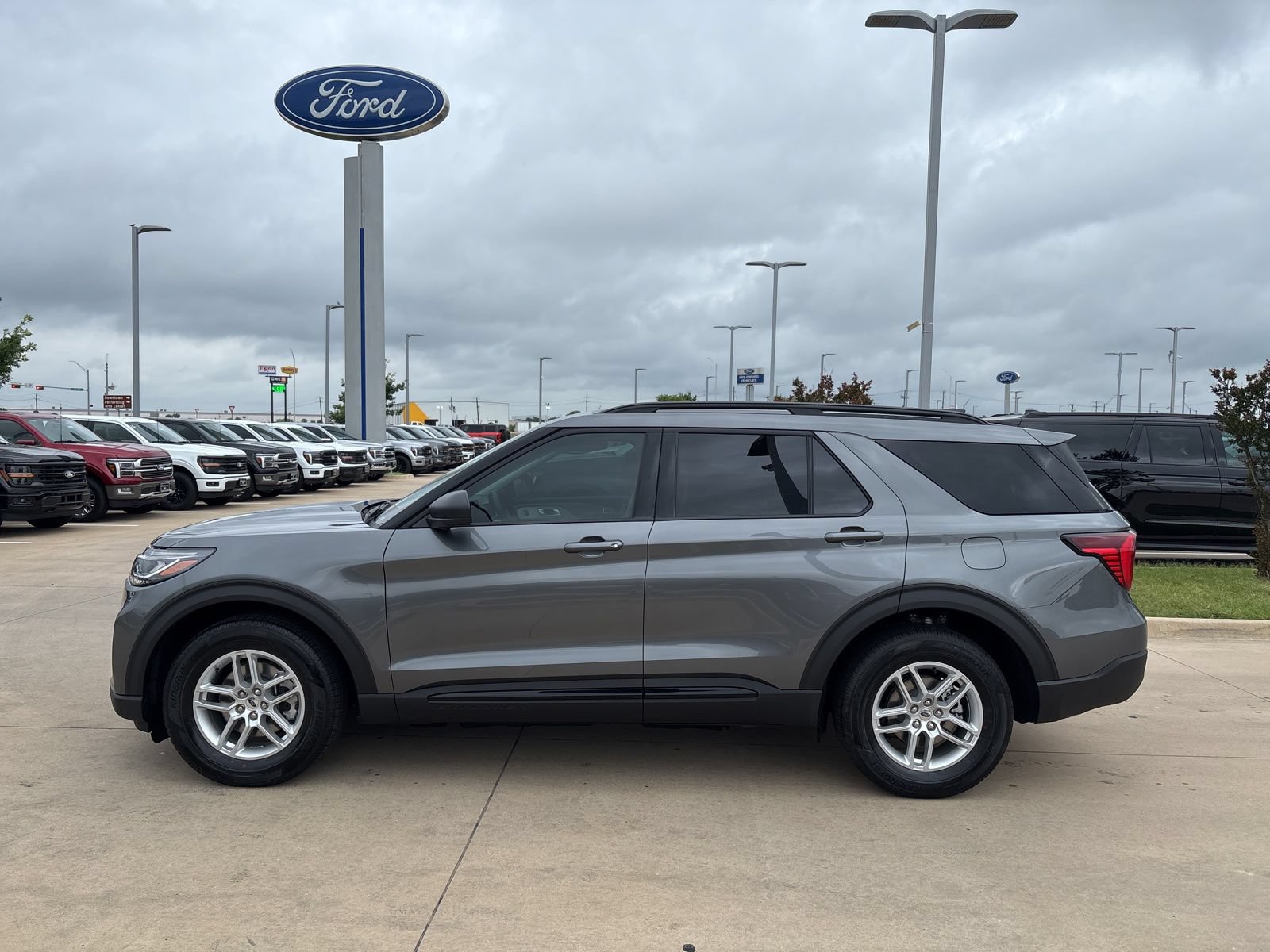 New 2026 Ford Explorer Active w/ Active Comfort Package RWD image 2