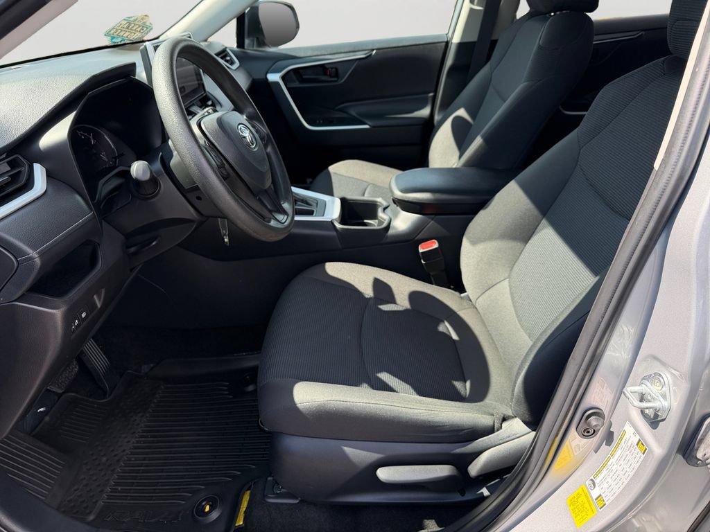 Used 2025 Toyota RAV4 LE AWD/4WD image 23