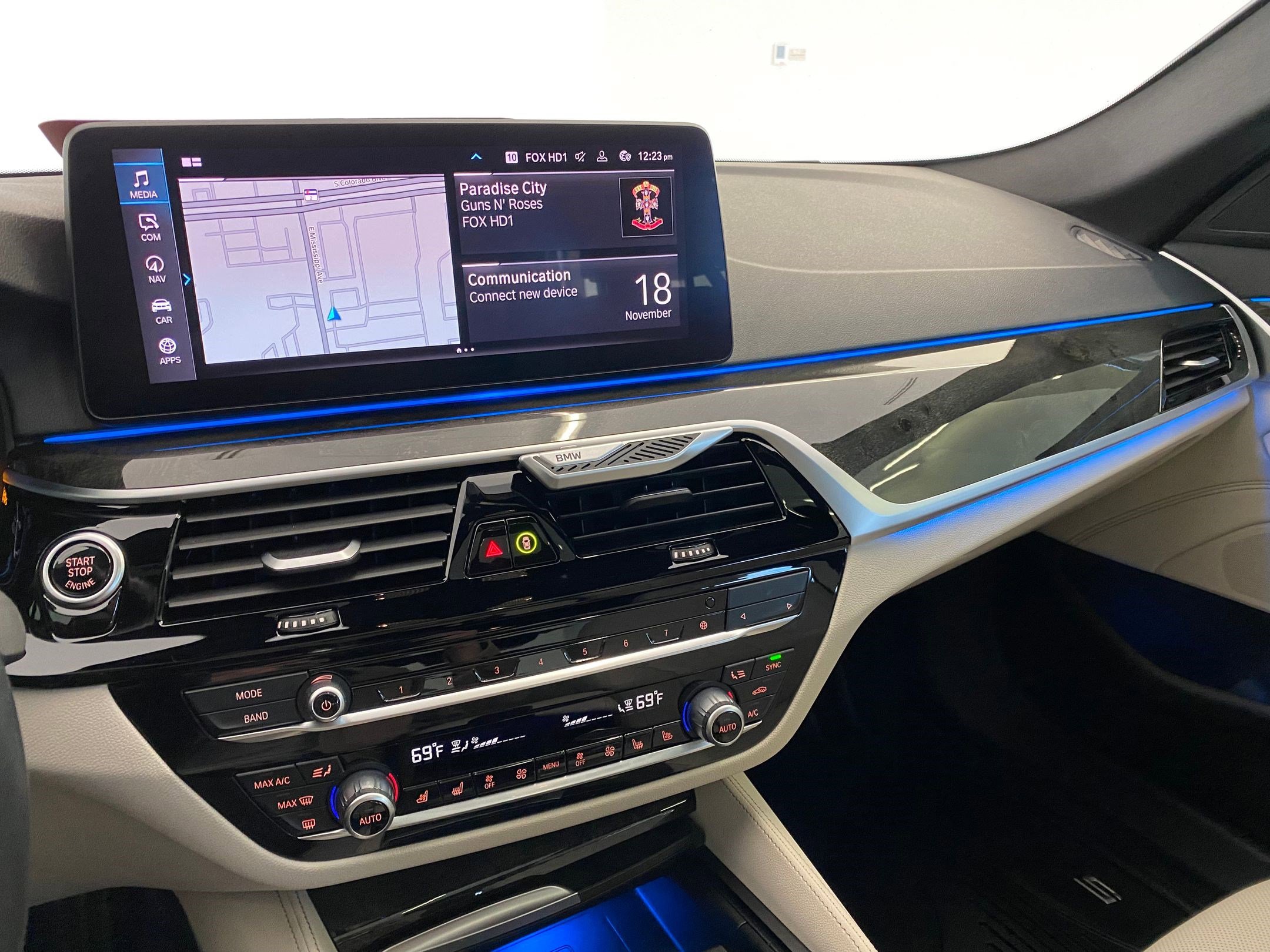 Certified 2023 BMW 530e xDrive w/ M Sport Package image 25