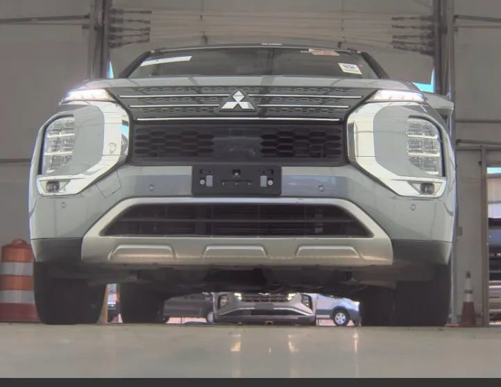 Used 2023 Mitsubishi Outlander SE FWD image 14