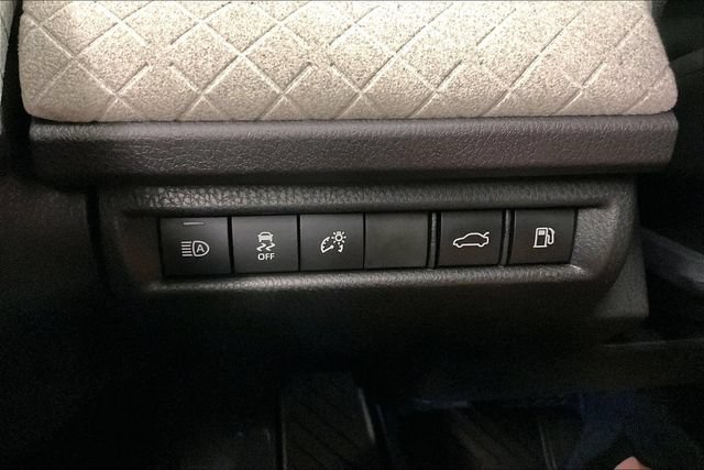 Used 2026 Toyota Camry XLE AWD/4WD image 37
