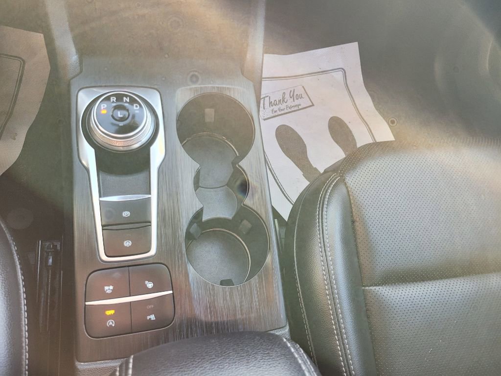 Used 2021 Ford Escape Titanium image 39