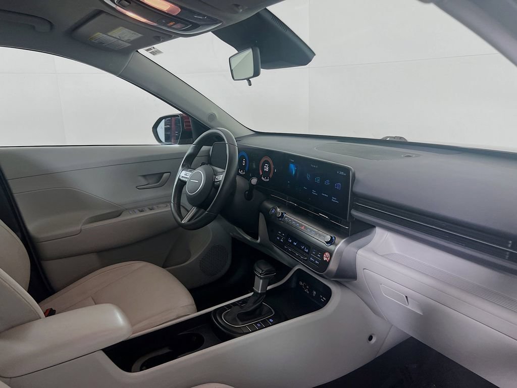 Used 2025 Hyundai Kona SEL AWD/4WD image 9