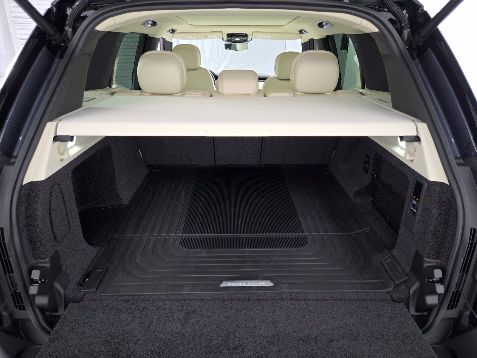New 2026 Land Rover Range Rover SE AWD/4WD image 15