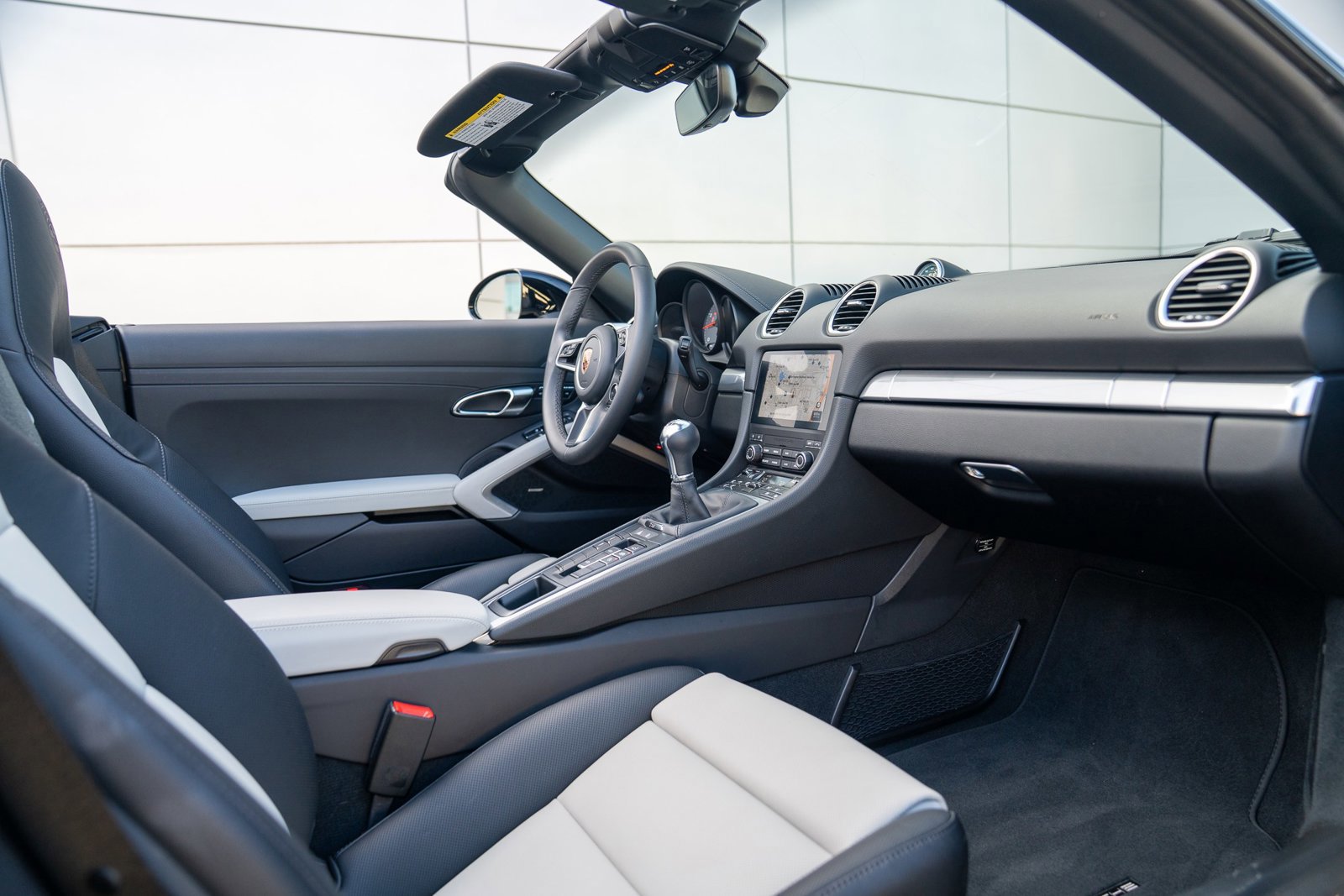 Used 2025 Porsche 718 Boxster S image 24