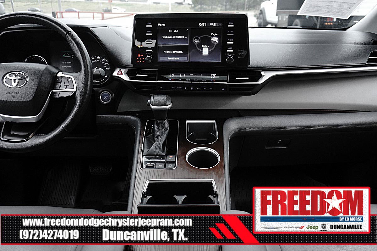 Used 2021 Toyota Sienna XLE FWD image 19