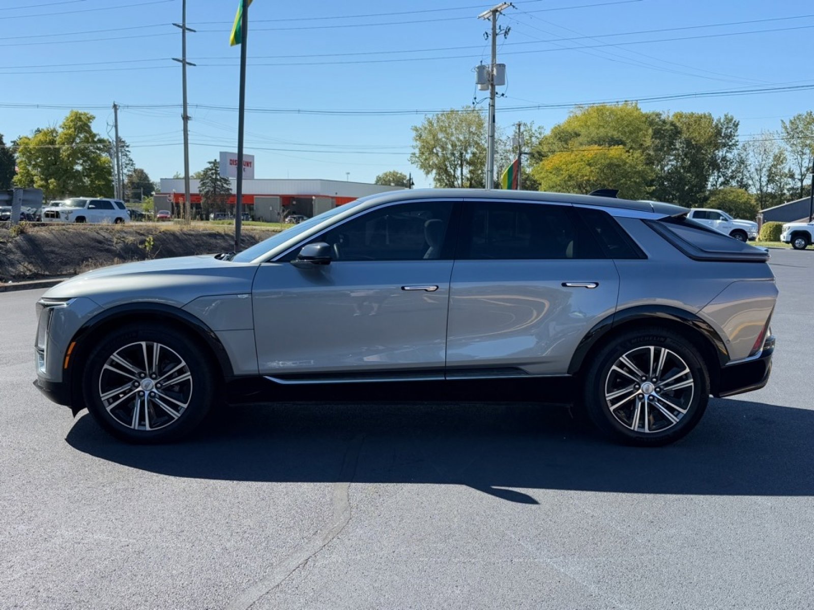 Used 2024 Cadillac Lyriq Luxury w/ LPO, Floor Liner Package image 5