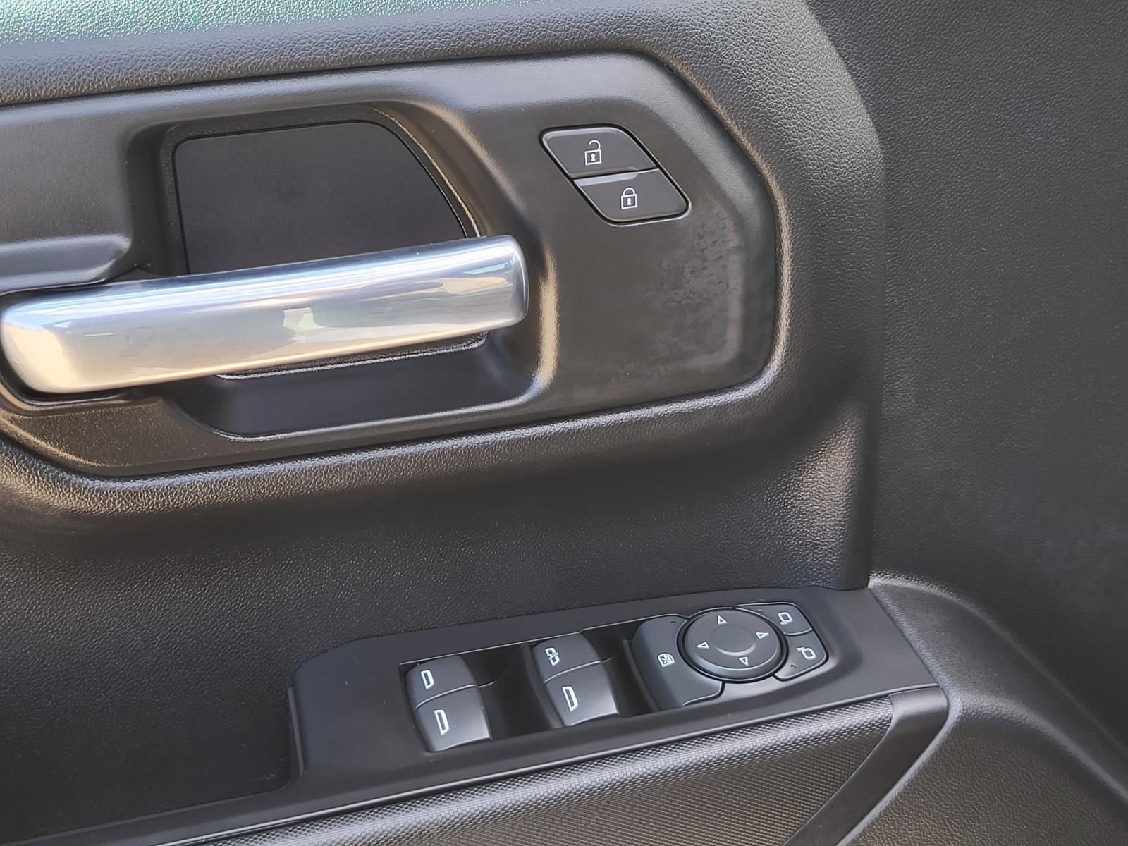 Used 2023 Chevrolet Silverado 1500 Custom image 22