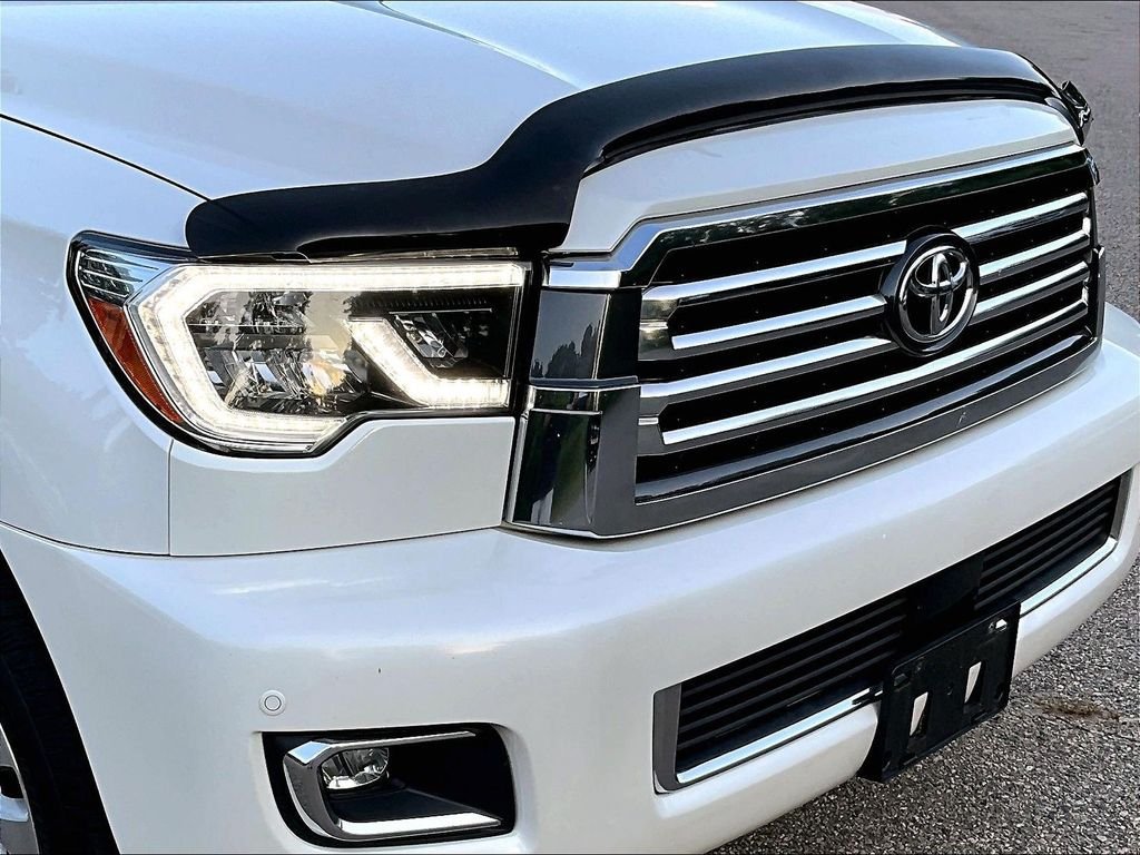 Used 2018 Toyota Sequoia Platinum AWD/4WD image 8