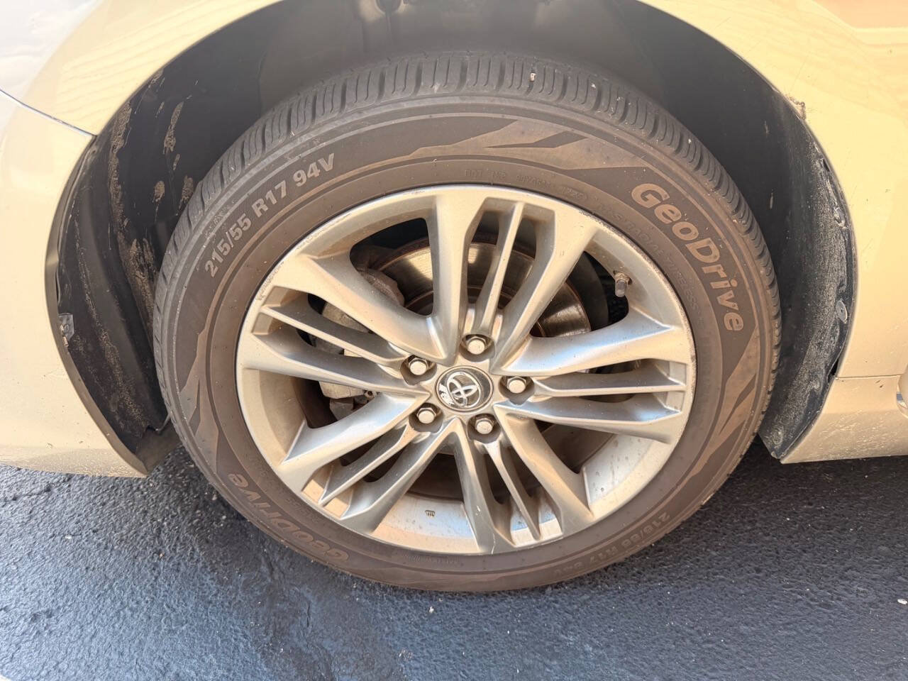 Used 2017 Toyota Camry SE FWD image 30