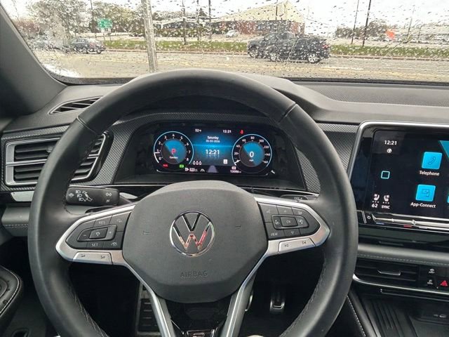 Used 2025 Volkswagen Atlas Cross Sport SEL R-Line AWD/4WD image 17