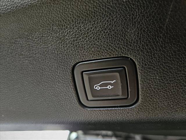 Used 2023 Chevrolet Suburban High Country w/ Premium Package 2 RWD image 25