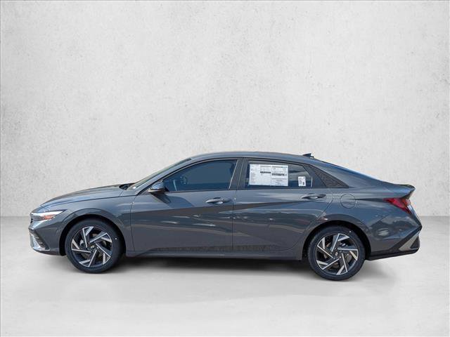 Used 2025 Hyundai Elantra Sport FWD image 5