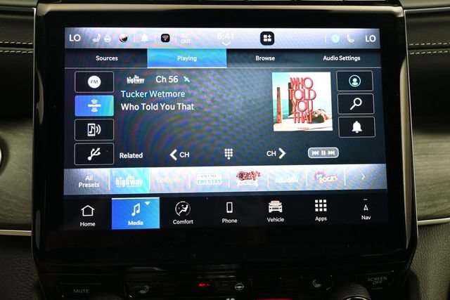 Used 2025 Jeep Grand Cherokee Limited w/ Black Appearance Package AWD/4WD image 12