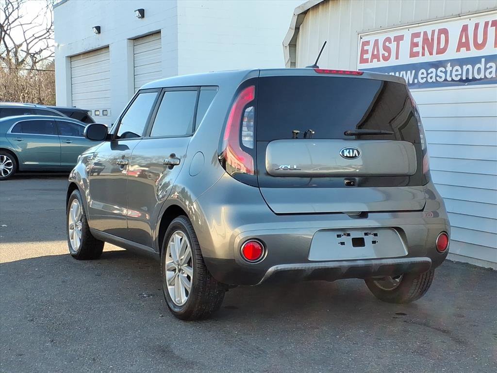 Used 2018 Kia Soul + image 3