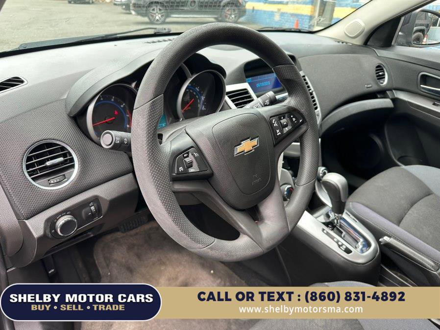 Used 2015 Chevrolet Cruze LT image 8