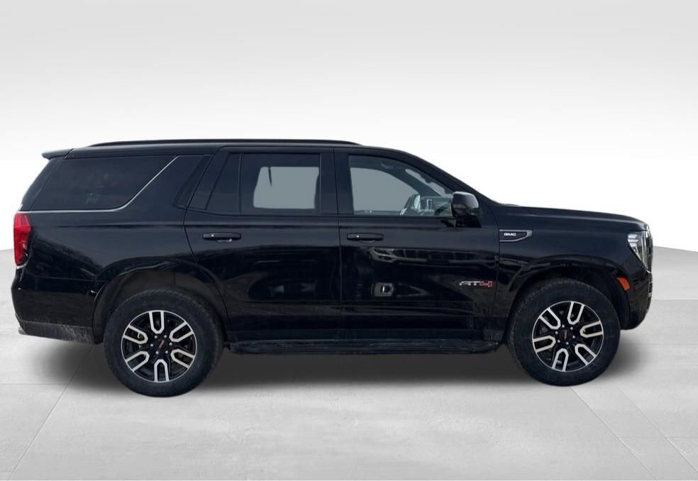 Used 2024 GMC Yukon AT4 w/ Technology Package AWD/4WD image 2