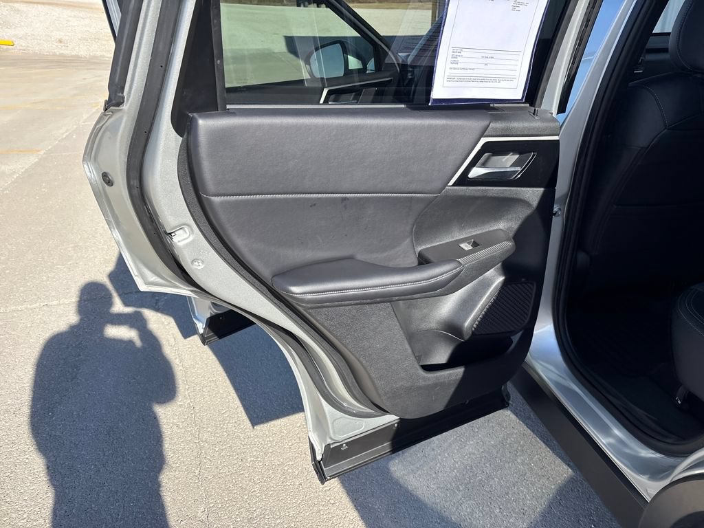 Used 2024 Mitsubishi Outlander SE Black Edition AWD/4WD image 23