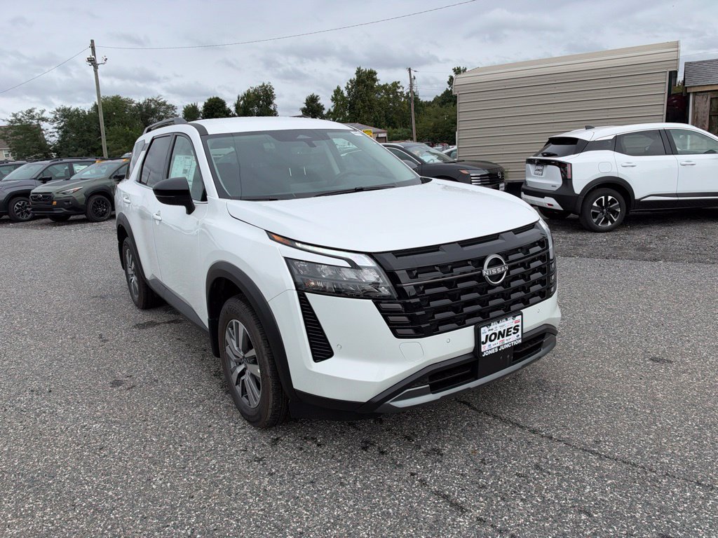 New 2026 Nissan Pathfinder SL FWD image 2