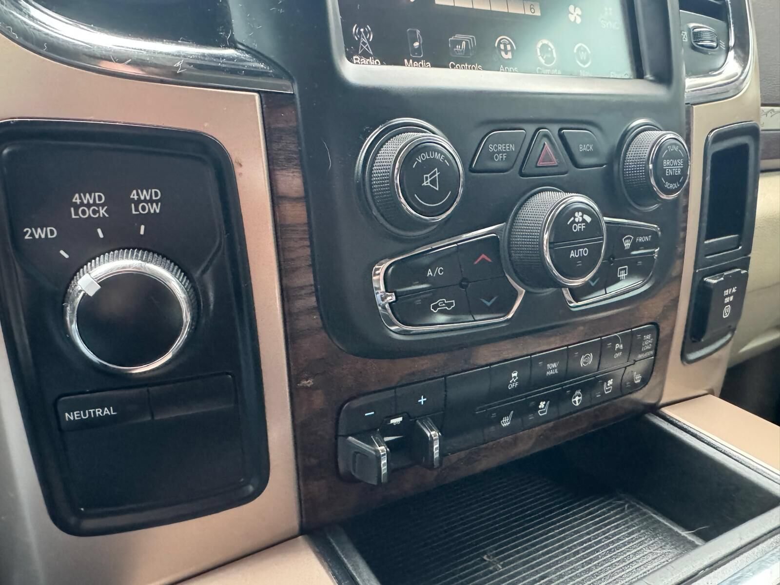 Used 2013 RAM 2500 Longhorn w/ Cold Weather Group AWD/4WD image 17
