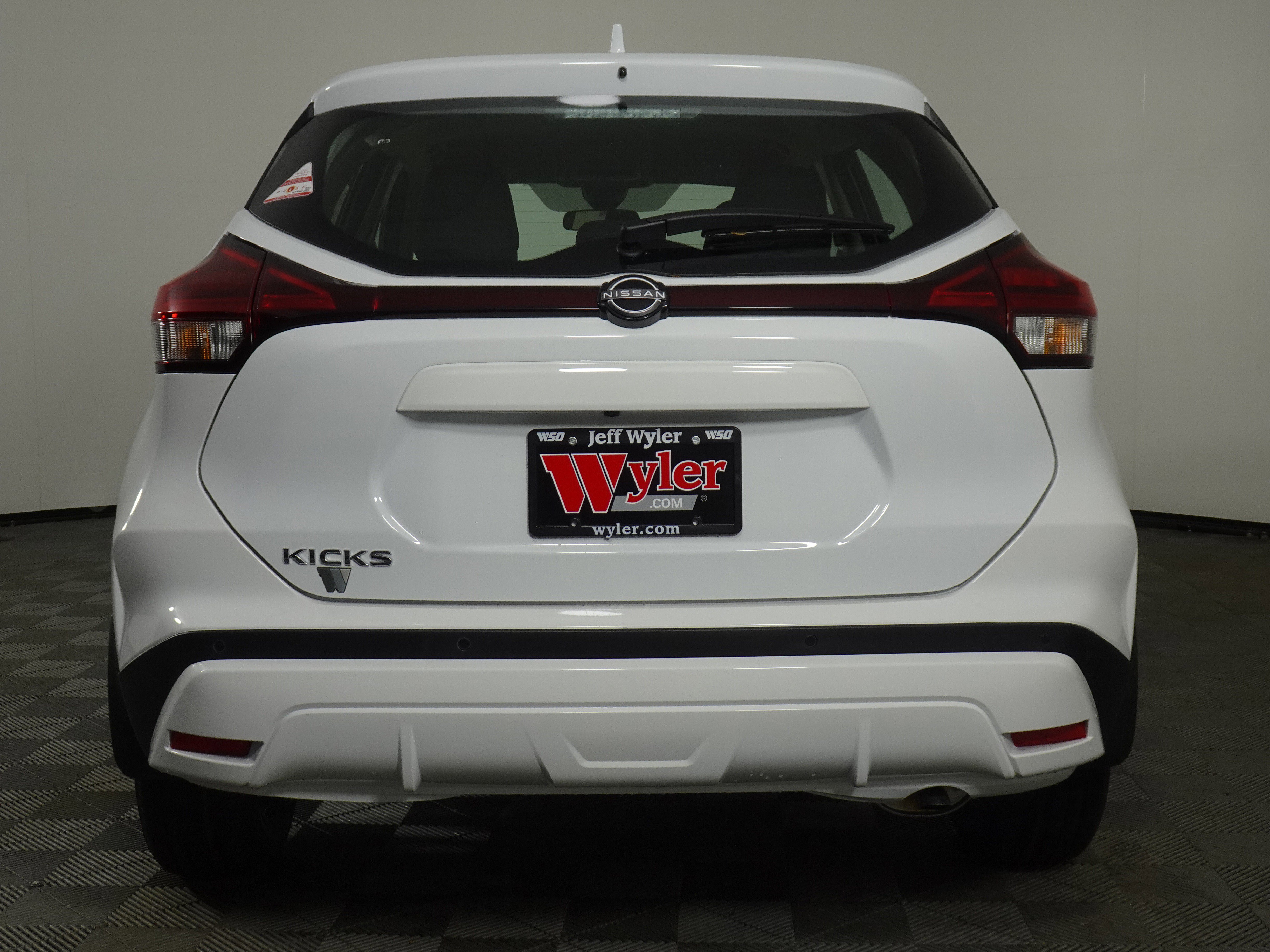 New 2025 Nissan Kicks Play S image 18