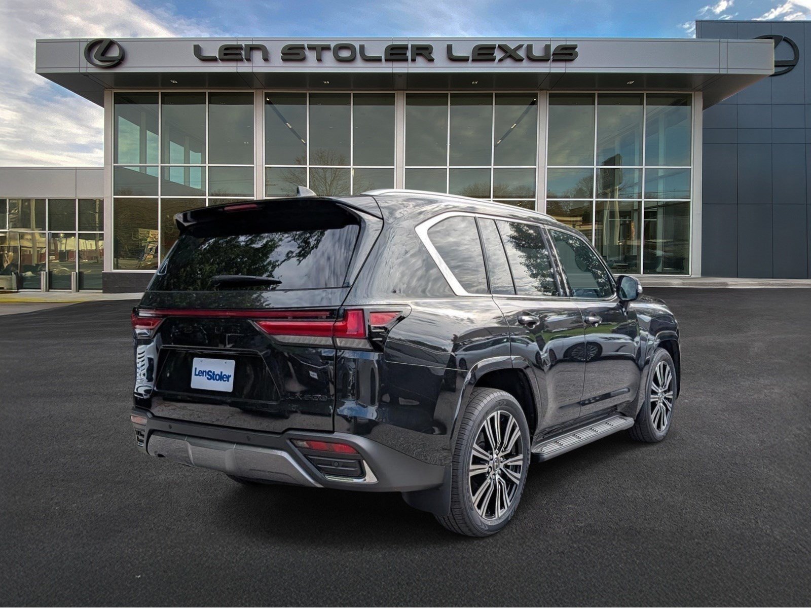 New 2026 Lexus LX 600 4WD w/ Accessory Package (2T) image 2