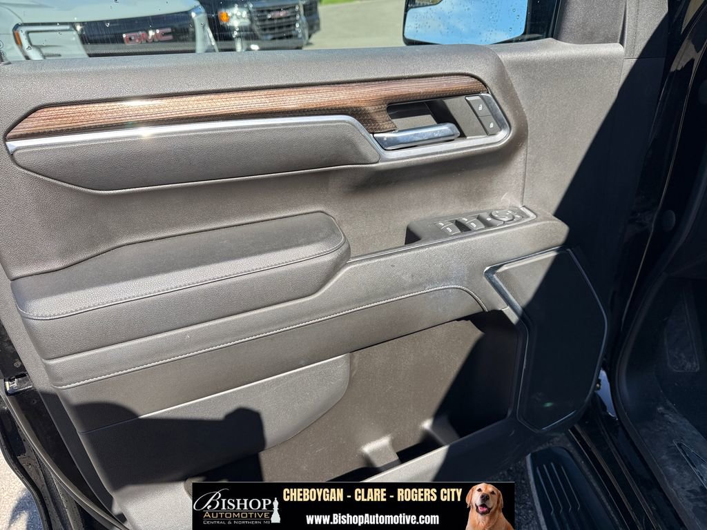 Used 2023 Chevrolet Silverado 1500 LT AWD/4WD image 19