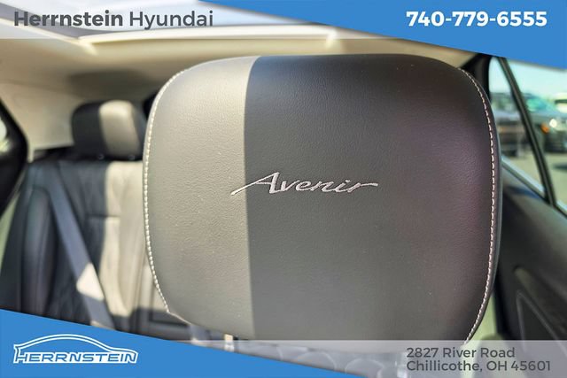 Used 2022 Buick Envision Avenir w/ Technology Package II AWD/4WD image 30