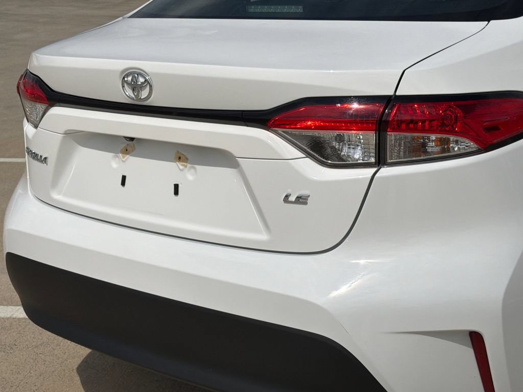 Used 2023 Toyota Corolla LE FWD image 5