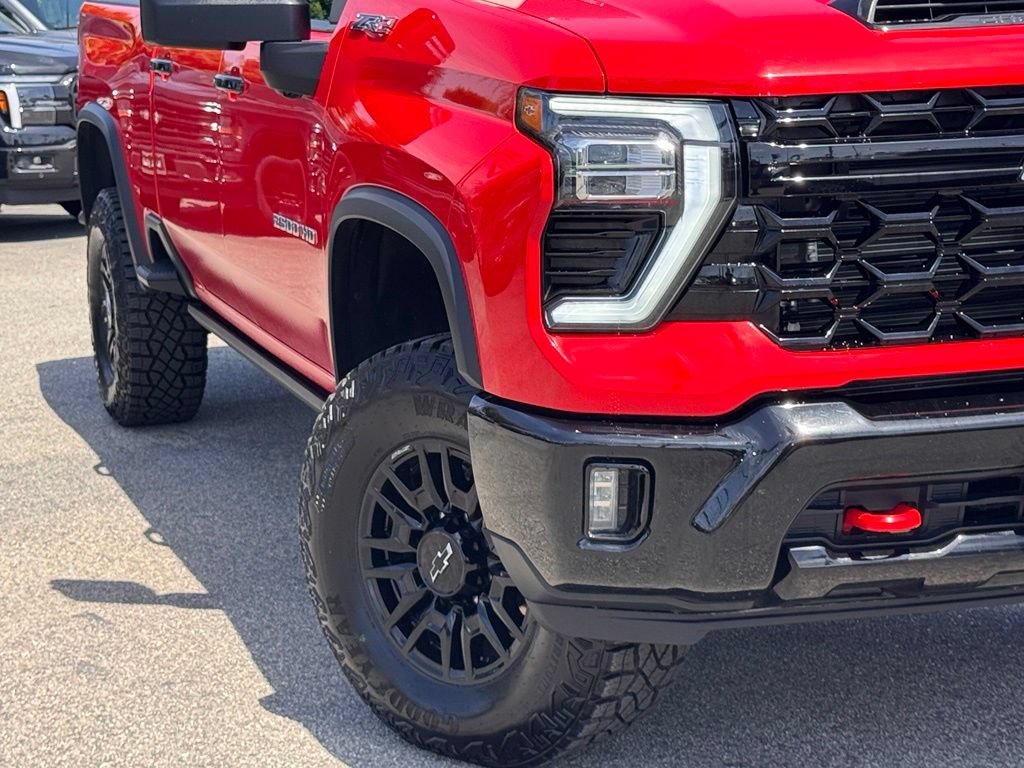 Used 2024 Chevrolet Silverado 2500 ZR2 w/ Technology Package AWD/4WD image 4