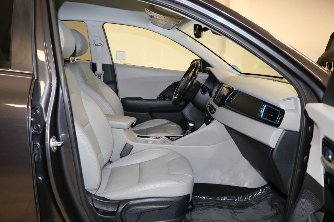 Used 2018 Kia Niro EX Premium image 18